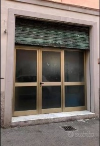 Foto Locale commerciale in via fratelli marconcini, Pontedera di 154 m²