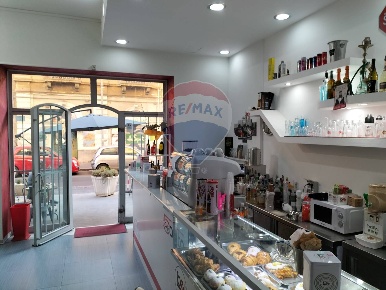 Foto Attività commerciale in Via Galatioto, Catania Rotolo di 65 m²