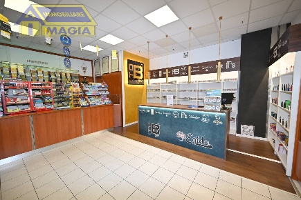 Foto Attività commerciale a Ascoli Piceno di 70 m² con 2 locali in vendita