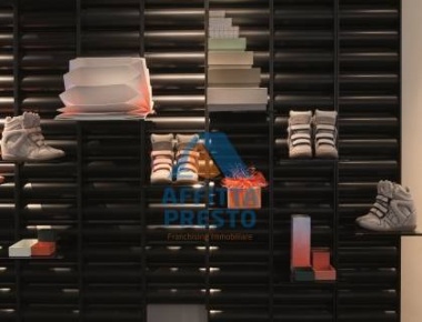 Foto Attività commerciale a Empoli di 90 m² con 3 locali in affitto