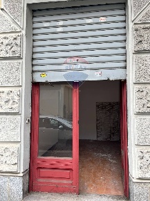 Foto Negozio in Via Alassio, Torino Nizza Millefonti di 90 m² in vendita