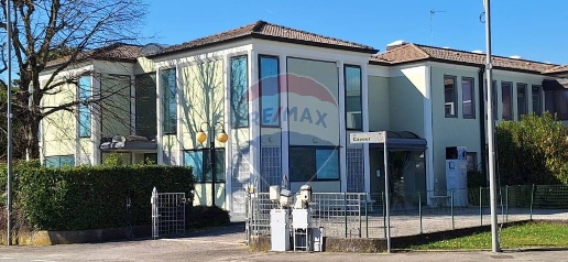 Foto Attività commerciale in Via Cavour, Prata di Pordenone Puia Villanova