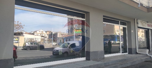 Foto Negozio in Viale Mario Rapisardi, Catania Rapisardi di 174 m²