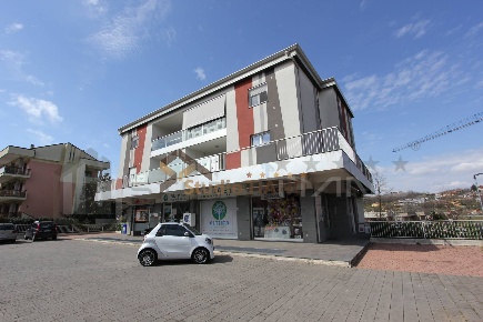 Foto Attività commerciale in VIA GIORGIO DE CHIRICO, Rende Saporito