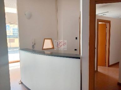 Foto Negozio in via trento e trieste, Trezzo sull'Adda di 90 m² in vendita