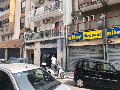 Foto Attività commerciale in Via Mirenghi, Bari Libertà di 54 m² in vendita