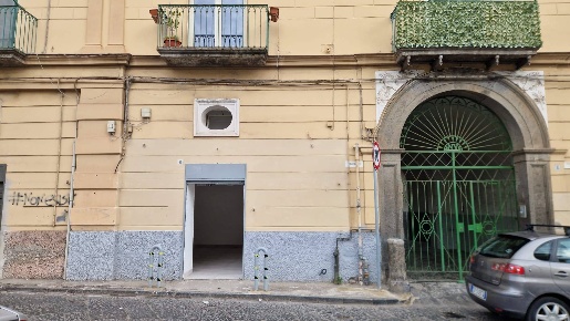 Foto Attività commerciale in Via Paolo della Valle, Napoli Soccavo di 30 m²