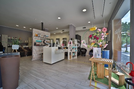 Foto Negozio in via Zendrini, Bergamo San Paolo di 70 m² con 1 locali