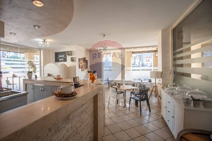 Foto Attività commerciale in Via Mirolte, Iseo Centro di 66 m² con 1 locali