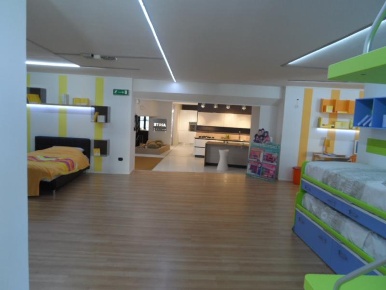 Foto Locale commerciale in Via Nazario Sauro, San Benedetto del Tronto