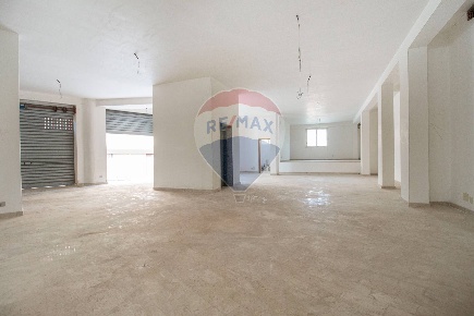 Foto Magazzino in Via Alessi, Caltagirone Centro di 258 m² in affitto