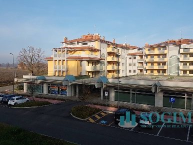Foto Negozio a Basiglio Centro di 175 m² con 1 locali in vendita