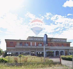 Foto Show room in Via Arezzo, Foiano della Chiana Centro di 1750 m²