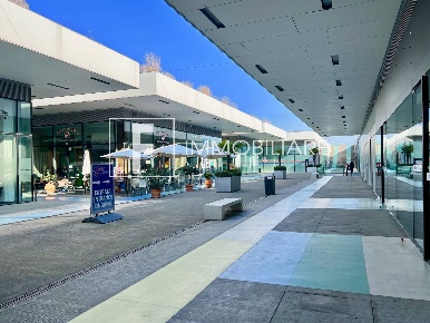 Foto Locale commerciale a Jesolo Jesolo Paese di 147 m² con 3 locali