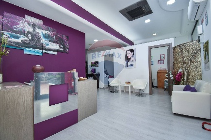 Foto Attività commerciale in Via De Caro, Catania Picanello di 70 m²