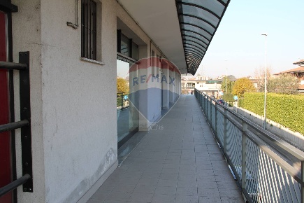 Foto Negozio in via rodari, Trezzano Rosa di 70 m² con 1 locali in vendita