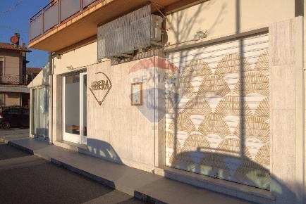 Foto Locale commerciale a Viareggio Terminetto - Migliarina di 60 m²