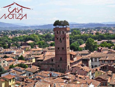Foto Negozio a Lucca di 160 m² con 1 locali in vendita