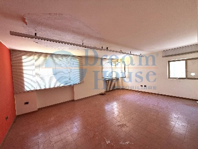 Foto Ufficio in Via Felice Bernabei, Teramo Centro di 70 m² in vendita