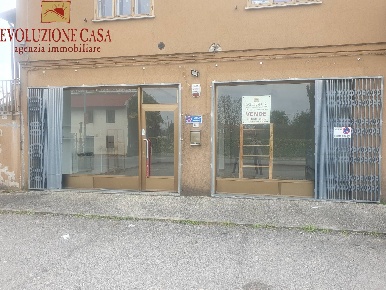 Foto Locale commerciale in nazionale, Fiumicello Villa Vicentina Papariano