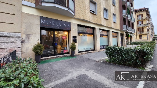 Foto Negozio in Via Piave, Novara Porta Mortara di 280 m² con 1 locali