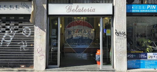 Foto Negozio in Via Maria Melato, Milano Vialba di 39 m² con 2 locali