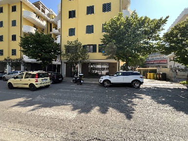 Foto Locale commerciale in VIA MARCO POLO, Vasto di 67 m² con 1 locali