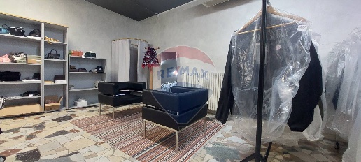 Foto Attività commerciale in Via Dei Transiti, Milano Pasteur di 341 m²