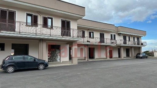Foto Locale commerciale a Avella di 80 m² con 2 locali in affitto