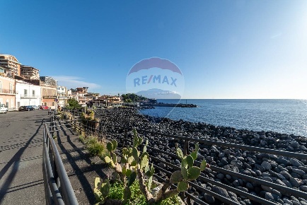 Foto Attività commerciale in Via San Giovanni Li Cuti, Catania di 170 m²