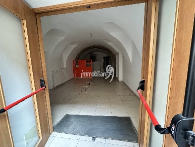 Foto Attività commerciale in Via Vittorio Veneto, L'Aquila di 160 m²