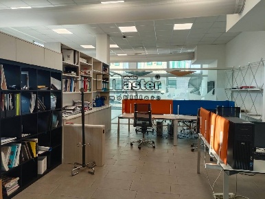 Foto Ufficio in via terraglio, Preganziol Centro di 290 m² con 2 locali