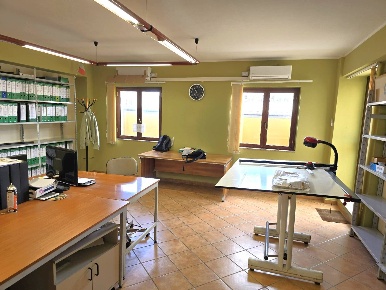 Foto Ufficio in Contrada targia, Siracusa Targia di 451 m² con 11 locali