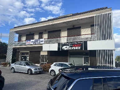 Foto Locale commerciale in Via Salvo D'Acquisto, Teramo Piano D'accio