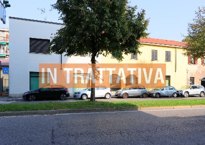 Foto Negozio in via Boito, Monza Cazzaniga - Ospedale di 289 m² in affitto