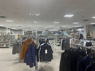 Foto Attività commerciale in via lunigiana, Aulla Centro di 1280 m²