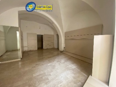 Foto Locale commerciale in corso cerulli, Teramo Centro di 55 m² in vendita