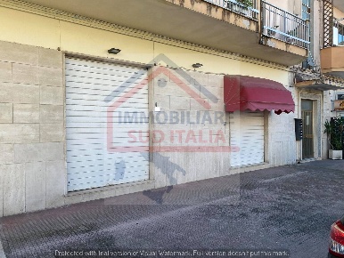 Foto Negozio in via italo baldo, Minturno Centro di 220 m² in vendita