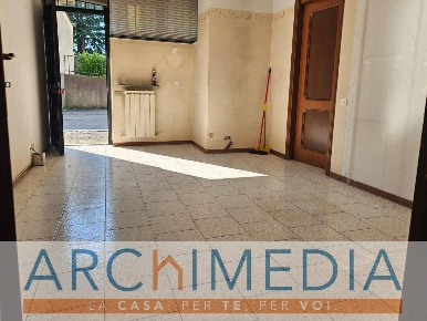 Foto Attività commerciale in Via Montorfano, Varese di 85 m² con 3 locali