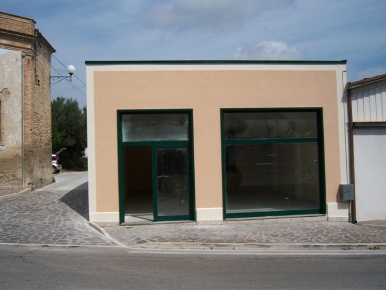 Foto Attività commerciale in Via Matteotti, Nereto Centro di 220 m²