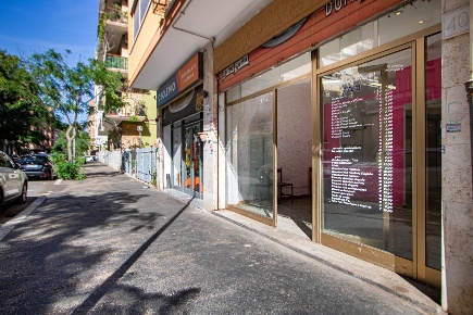 Foto Locale commerciale in Via Angelo Olivieri, Roma Ostia Levante di 45 m²