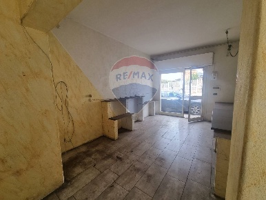 Foto Negozio in Via Vincenzo Casagrandi, Catania Cibali di 20 m² in vendita