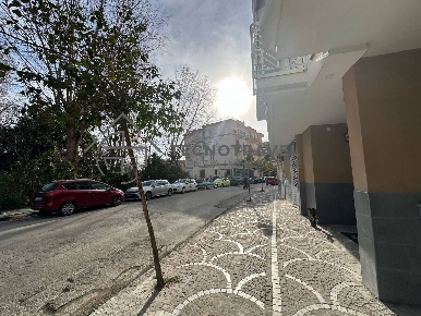 Foto Locale commerciale in via pio xii, Casoria Centro di 68 m² in affitto