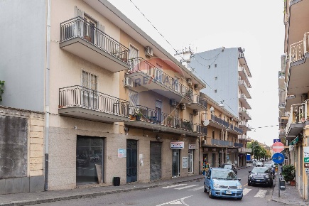 Foto Ufficio in Corso Savoia, Acireale di 103 m² con 3 locali in vendita