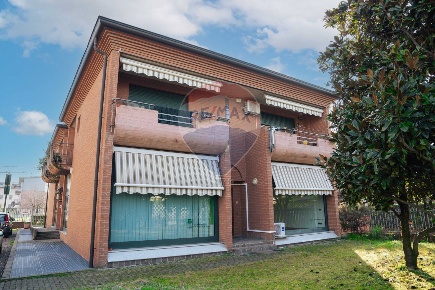 Foto Ufficio in via Rho, Lainate Centro di 154 m² in affitto