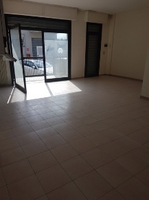 Foto Locale commerciale in Via Stradonetto, Pescara Tiburtina di 90 m²