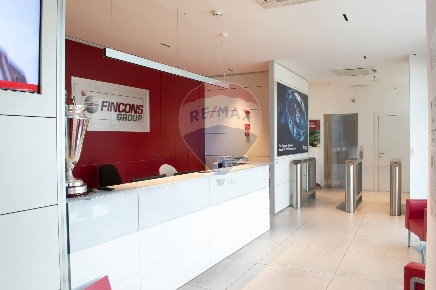 Foto Ufficio in Via Mazzitelli, Bari Poggiofranco di 2259 m² in vendita