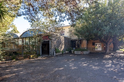 Foto Hotel a Nuraminis di 800 m² in vendita