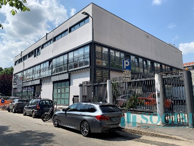 Foto Ufficio in via Fratelli Bressan, Milano Precotto di 503 m² in vendita