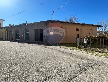 Foto Laboratorio in Via XXIV Maggio, Castelfiorentino Centro di 350 m²